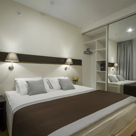 УЛУЧШЕННЫЙ ДВУХМЕСТНЫЙ С КРОВАТЬЮ KING-SIZE
